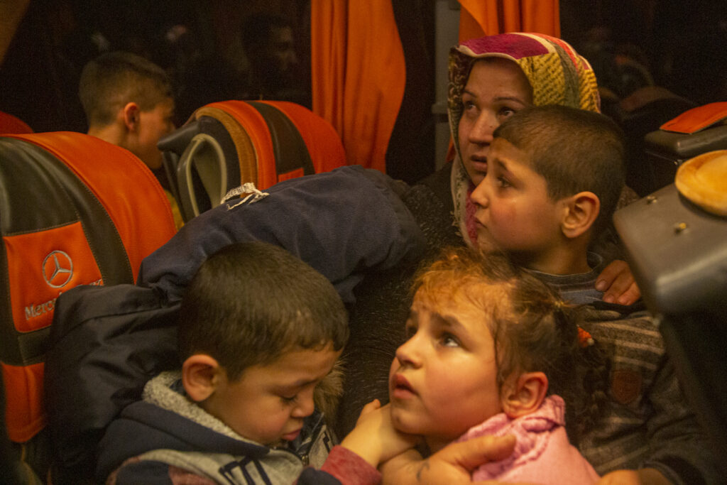 The situation on the bus gets tense and kids start crying because migrants don’t want to cross illegally through Evros river. Photo: Özge Sebzeci